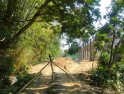Keluhan Warga : Pembangunan KDMP Desa Wadang Dinilai Merugikan Warga, Jalan Rusak dan Diblokir Bambu