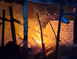 Diduga Akibat Konsleting Listrik, Rumah Warga di Kanor Terbakar Habis