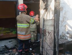 KEBAKARAN TERJADI DI PERUMAHAN WISMA INDAH TIMUR BOJONEGORO, DIDUGA AKIBAT KONSLETING LISTRIK