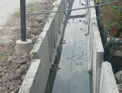 U-Ditch Proyek Drainase Desa Bakung Dipertanyakan, Warga Soroti Dugaan Belum Ada Uji Mutu Material
