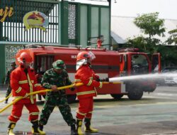 Sinergi Bersama Hadapi Potensi Bencana, Personel Kodim Bojonegoro Segarkan Kemampuan Jinakkan Api