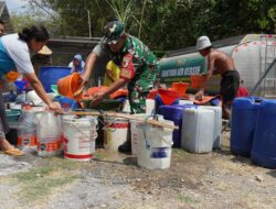 Darurat Air Bersih: IJTI, Kodim 0813 dan BPBD Bojonegoro Pasok 21 Ribu Liter Air Bersih di Tlogohaji