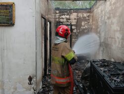 Lupa Matikan Kompor, Rumah Warga Sumberagung Dander Terbakar, Lansia Alami Luka Bakar 80 Persen