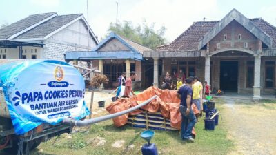 Papa Cookies Bojonegoro salurkan 30.000 liter air bersih ke Sumberrejo