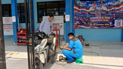 HUT Jatim ke-81, SMKN 1 Dander Gelar Servis Motor, Berikan Ban, Busi dan Oli Secara Gratis 